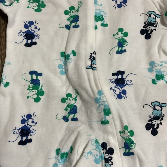 Disney footed outfit - Picture 2 of 4